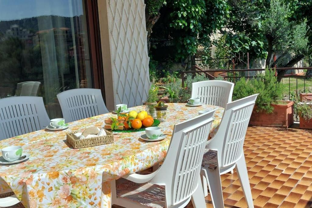 La Casa Di Nonna Lorenna Alassio Exteriör bild