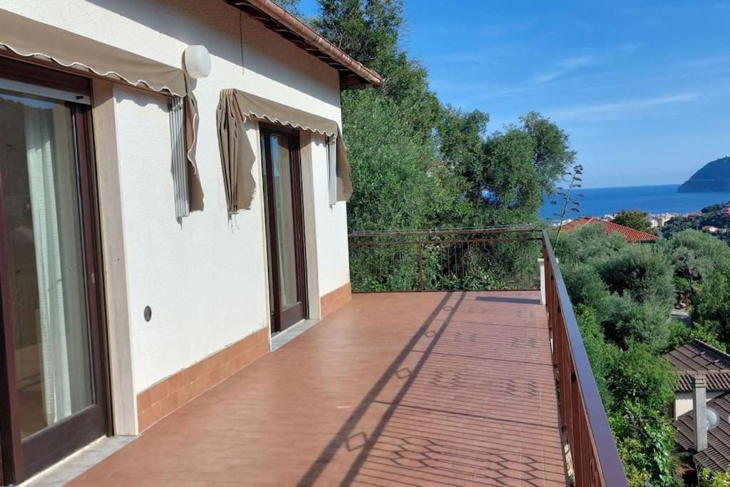 La Casa Di Nonna Lorenna Alassio Exteriör bild